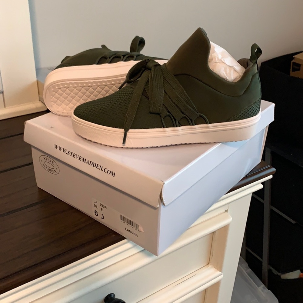 Steve Madden sneakers